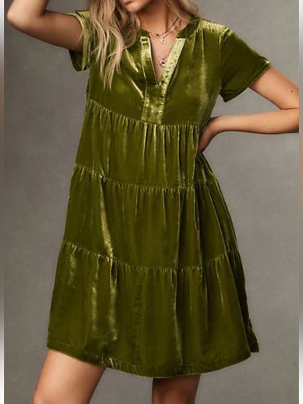 Nwt Anthropologie green velvet tiered midi dress S